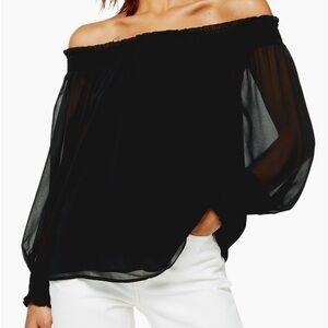 NWOT Top shop off shoulder flowy top not available in stores, Rare beauty!